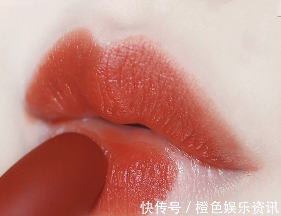 嘴巴 2021显白口红推荐黄皮一定要知道的四支温柔口红色,盲选不会错!