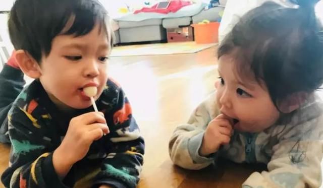 随父姓还是随母姓重要吗？为争娃的“冠姓权”，夫妻俩分道扬镳