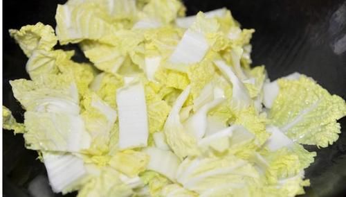 白菜|天气冷，山珍海味不如它，不放肉更好吃，全家都喜欢一大盆吃精光