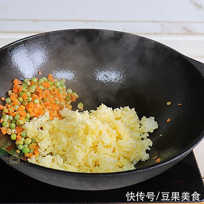 黄金蛋炒饭|#圣迪乐鲜蛋杯复赛#黄金蛋炒饭