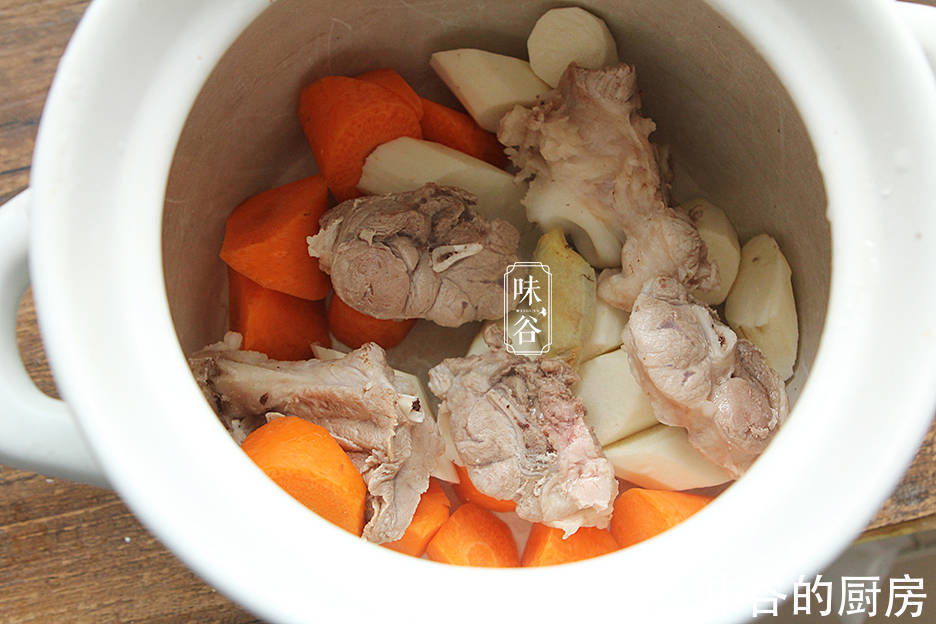 甘甜|初春倒春寒,别忘了给家人喝这汤,鲜美甘甜不油腻,滋养全家人