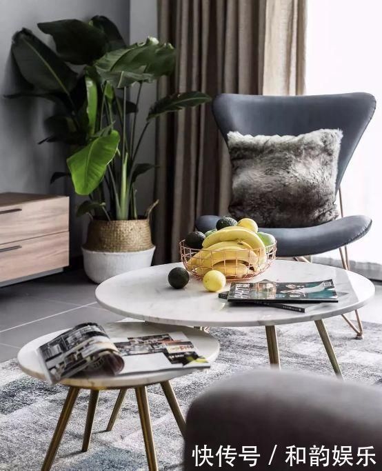 新房|同事家100㎡新房,头次见冰箱放玄关,灰白色调怎么看都不一样