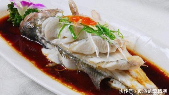  生猛新鲜|清蒸的鱼吃起来很腥教你一招，蒸出来的鱼肉细腻嫩滑一点也不腥