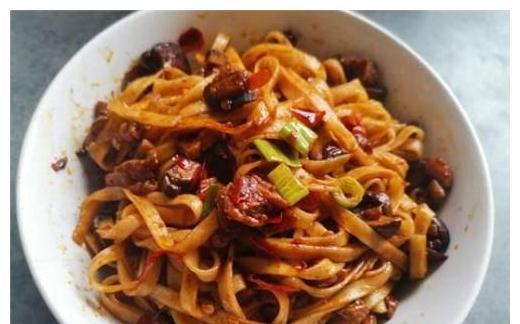 豆瓣酱|面条此吃法百吃不厌，10分钟就能做好，出锅后香味浓郁，做法简