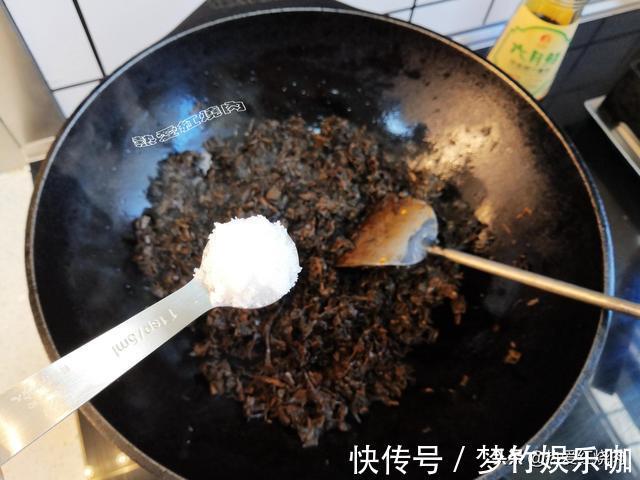 猪肉馅|梅干菜猪肉馅的大包子,刚出锅我能吃掉仨,用这面粉做次次都成功