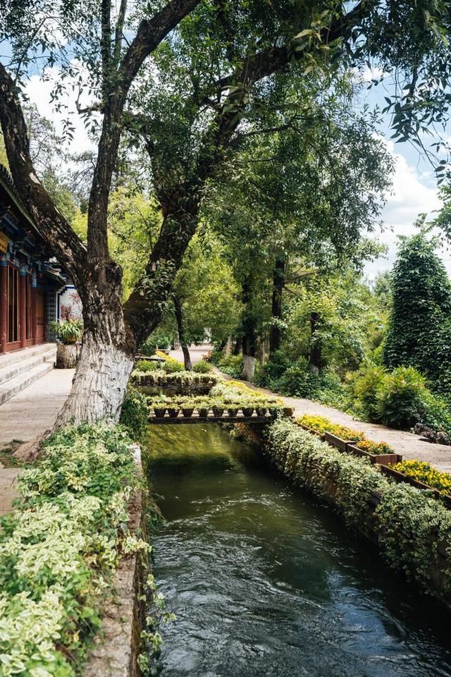 玉龙十三峰|丽江这个景区人少景色美，不收门票成为了丽江绝景