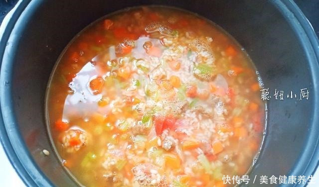  最近孩子最馋这锅饭，饭菜一锅出，省事简单，孩子吃得香，身体棒