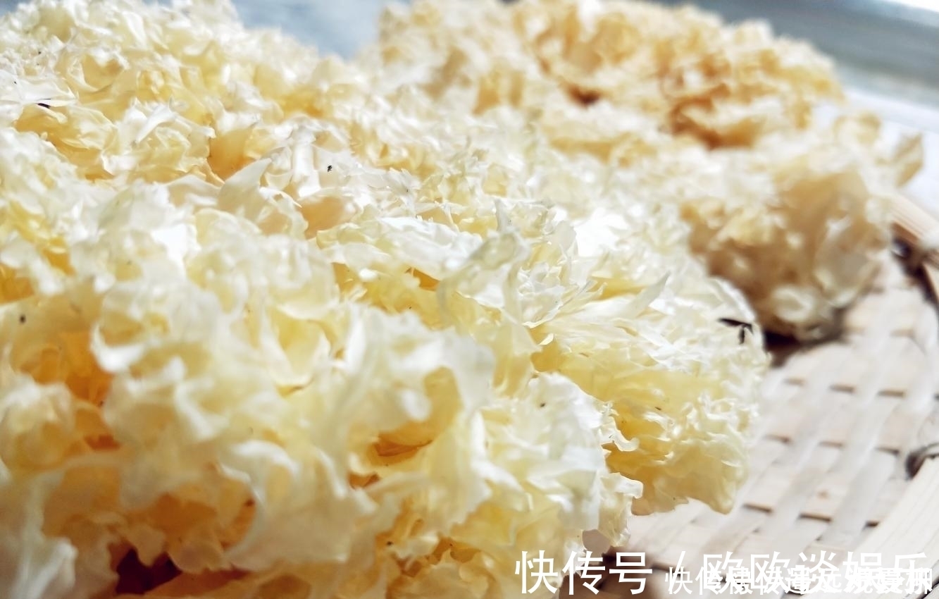 热水|银耳是用冷水泡,还是热水泡很多人搞不懂,难怪不出胶还难吃
