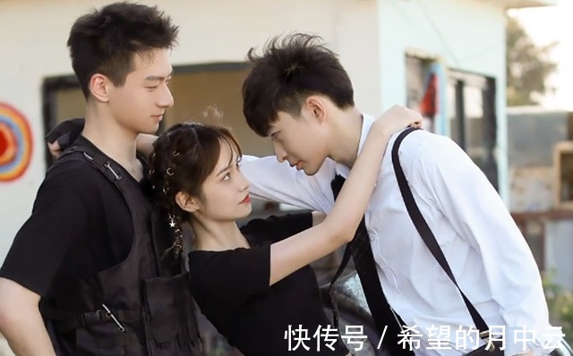 写真|机智的恋爱女2女3线下互撕始末,男3吴文昌出面充当和事佬