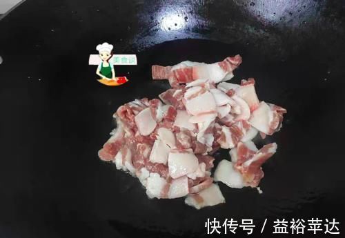 入冬后,最馋这道菜,比回锅肉还香,每回炒一盘,一锅米饭不够吃