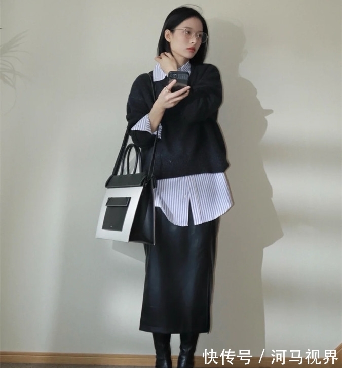 保暖 今年冬季穿毛衣,流行“里面叠一件”,优雅保暖,比单穿时髦多了