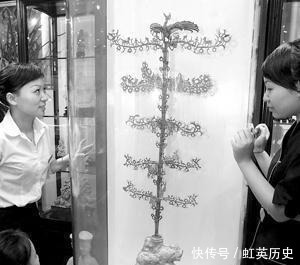 重现|摇钱树是一棵树吗考古学家修复青铜摇钱树,重现摇钱树的传说