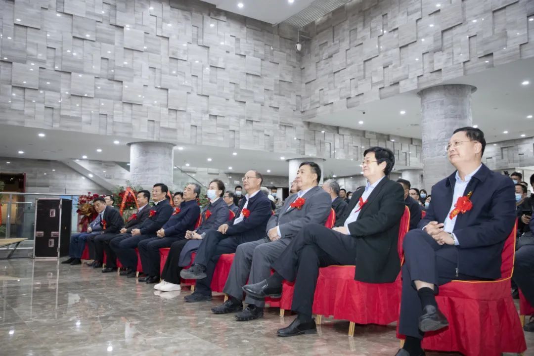 滕州博物馆!“木语有声”—袁家峰书法作品展在滕州博物馆隆重开幕