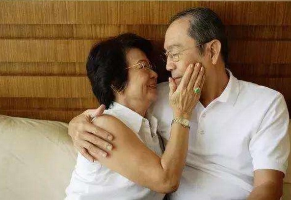 专家|70岁老太太想要“夫妻生活”，专家多给老伴补补，不是不行