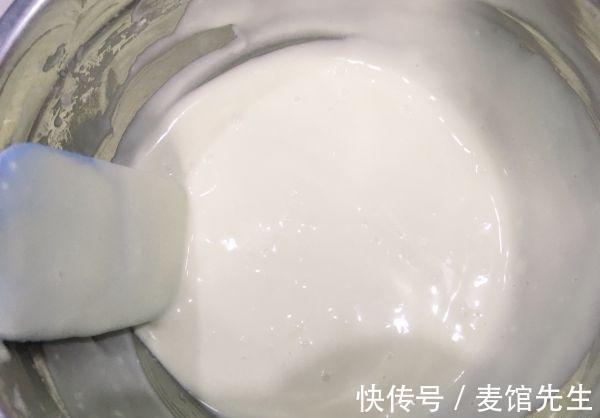 烤箱|网红糯米蛋糕,教你家庭版的做法,吃起来柔软香甜,馋哭孩子了!