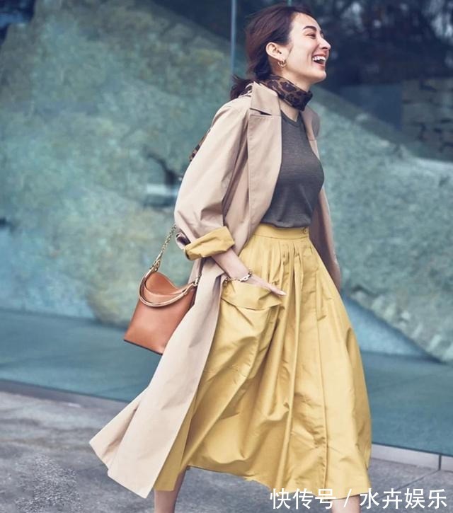 丝巾 丝巾才是提升优雅气质的法宝,日系穿搭教你多种系法,每种都心动