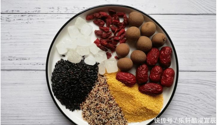 红豆杂粮粥|女生经常熬夜别忘多喝这粥,这几样补血的食材熬一锅,滋补又养发