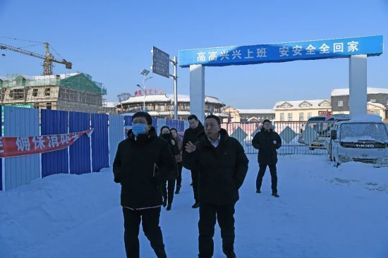 恒大冰泉|中国建设银行吉林省分行考察组到长白山老黑河遗址参观考察