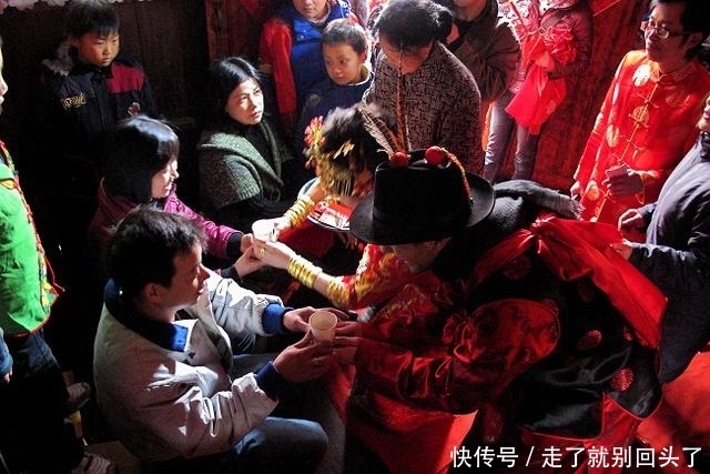 婚礼|法国小伙倒插门到中国农村,传统婚礼让新娘喜不自禁