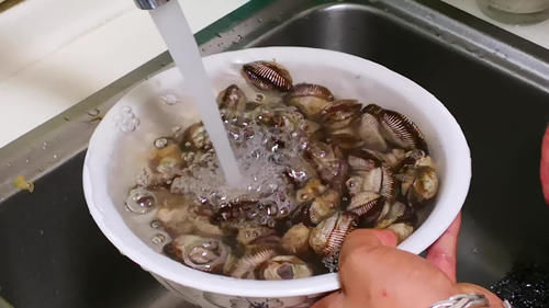色香味|三伏天,多给家人做这道菜,少油少盐营养高,做法简单,家人喜欢