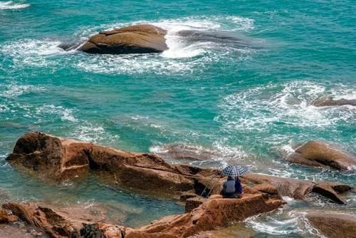 漫游绝美的滨海步行道，临风、听海、观景……好惬意！