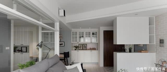 卷帘|她家一进门设隔断,沙发墙半透明,全屋空旷让人极度舒适