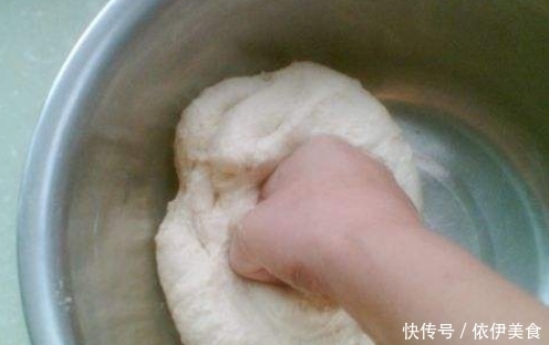 发面|我蒸了12年馒头，第一次学会这样发面，冬天10分钟发好，想学吗？