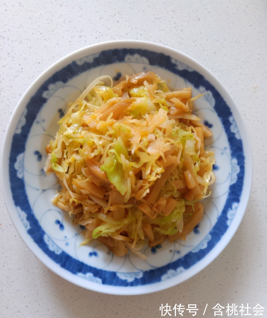 酸辣|包菜和它一起炒，酸辣可口，不比饭店的口味差
