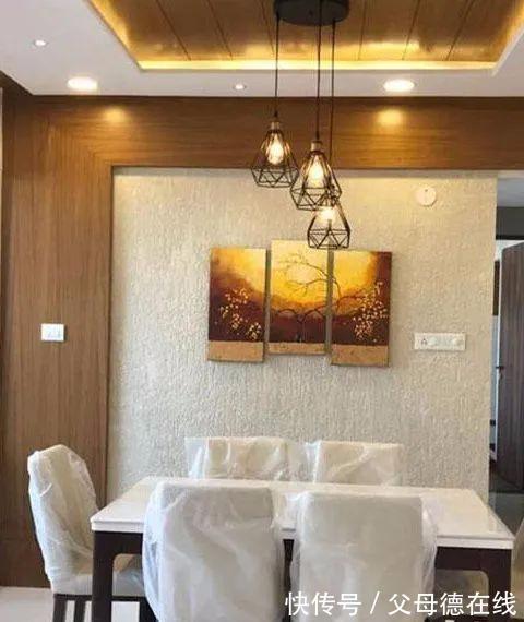 搭配|师傅双倍费用没白给!天花板贴几块木板做吊顶,档次立马显出来了