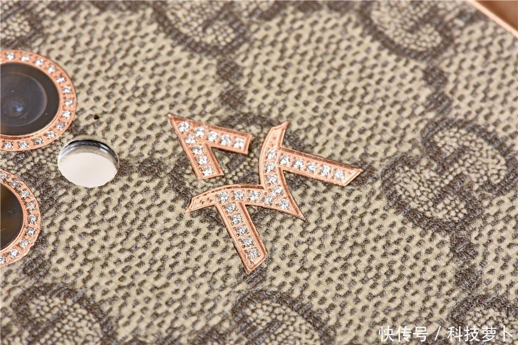 iPhone12|联名GUCCI镶钻镀金,iPhone12 Max贵气逼人