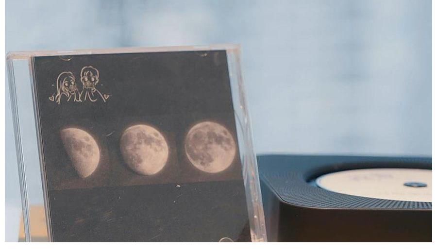 心動的信號|心動的信號4：女2喂男1吃東西，女4也很主動，送男1專屬禮物