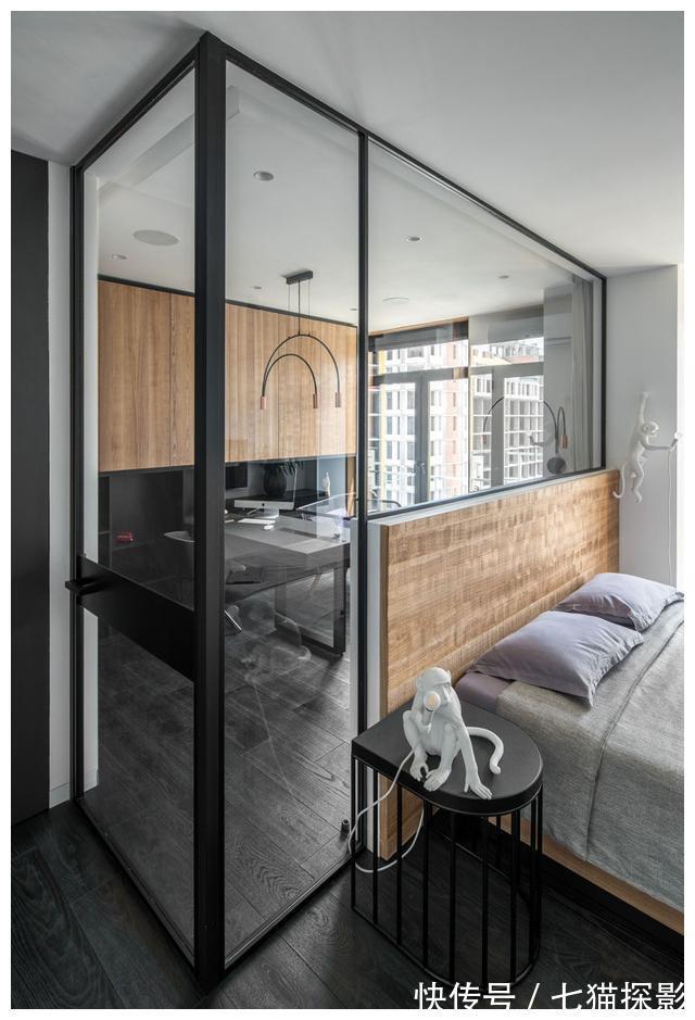 装修|公寓装修改造，一个玻璃隔断划分三间卧室出来，外国佬就是会玩