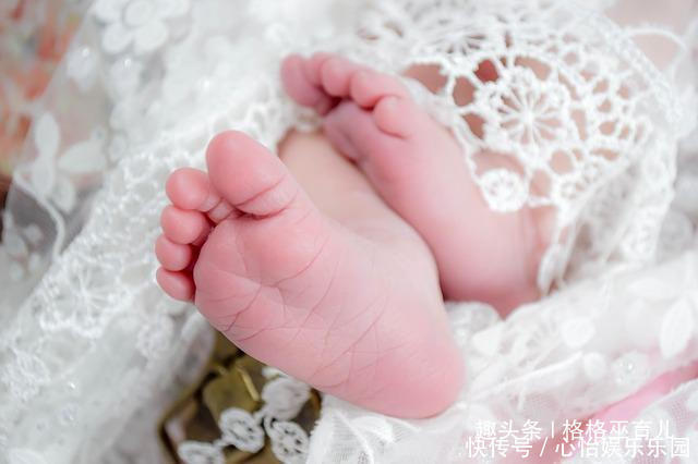 袖珍妈妈|90厘米“袖珍”女孩怀孕,不听劝阻生下孩子,见到孩子观众叹息