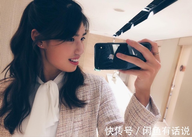 赛场|张雨霏赛场上真霸气,私底下却是隐藏的时髦精,穿小香风套裙好美