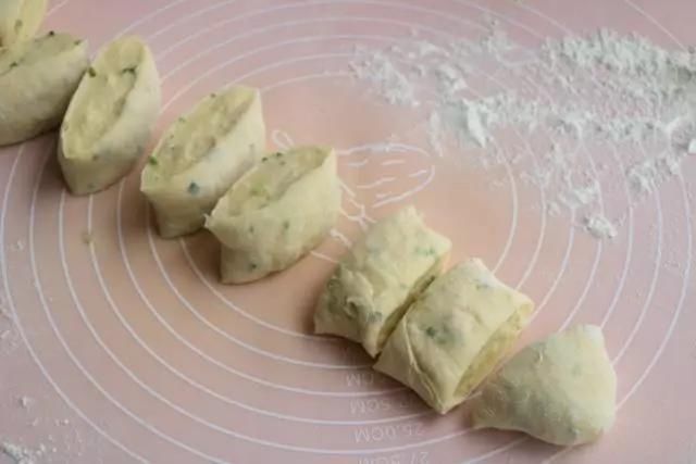 早餐别吃馒头包子了,教你新吃法,不发面不醒面,连吃2天都不腻