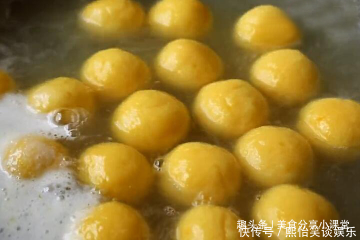 做成|天冷多吃此菜,10块钱一麻袋,做成丸子,软糯香甜,做1顿吃1个月