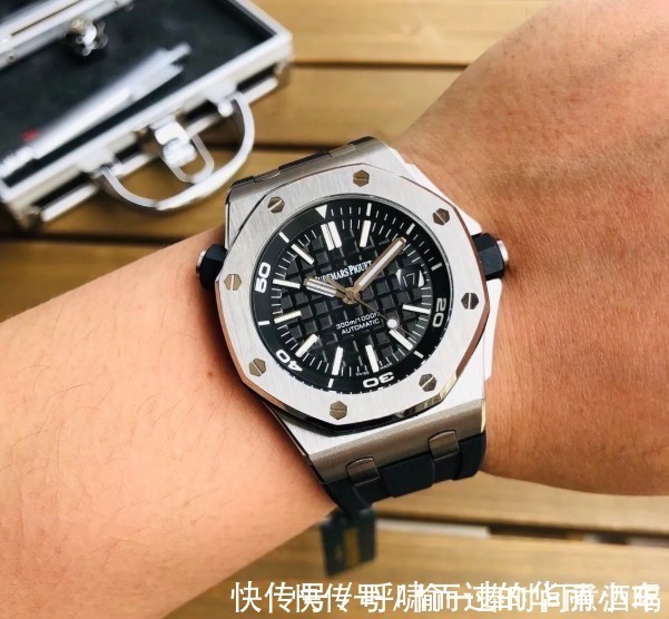 欧米茄 看腻了劳力士水鬼,这两款别具一格的潜水腕表你一定喜欢