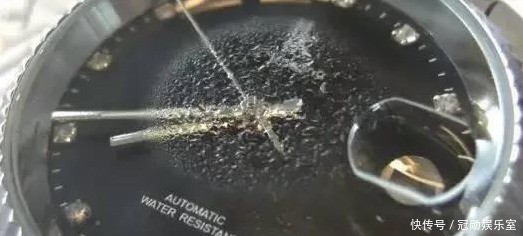 防水|机械表到底有多怕水?你知道日常怎么防水吗?