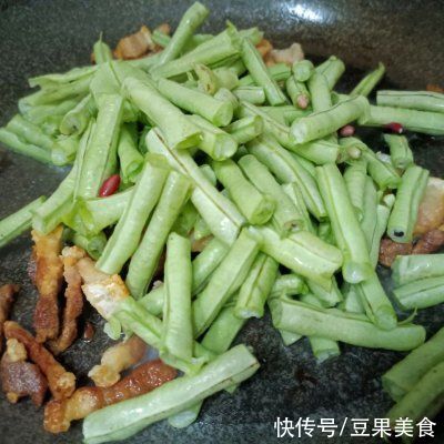 五花肉|#不容错过的鲜美滋味#五花肉焖豆角