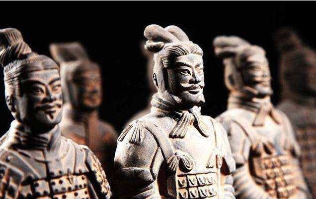 羽毛|为何秦朝将军俑头顶的冠上,要插两片羽毛,因羽毛背后藏着大秘密