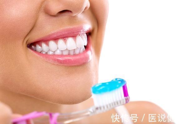 嗓子|经常感觉喉咙有痰时,或与这5个原因有关,若你有,要及时纠正