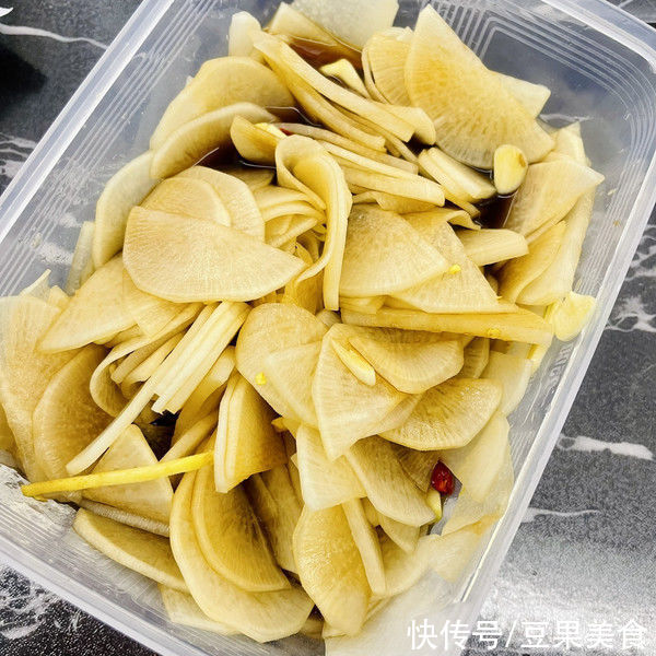 腌白萝卜（酸酸甜甜超好吃）