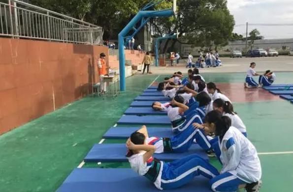 男生|初中生“身高”标准公布,达到这个数才算合格,你达标了吗?