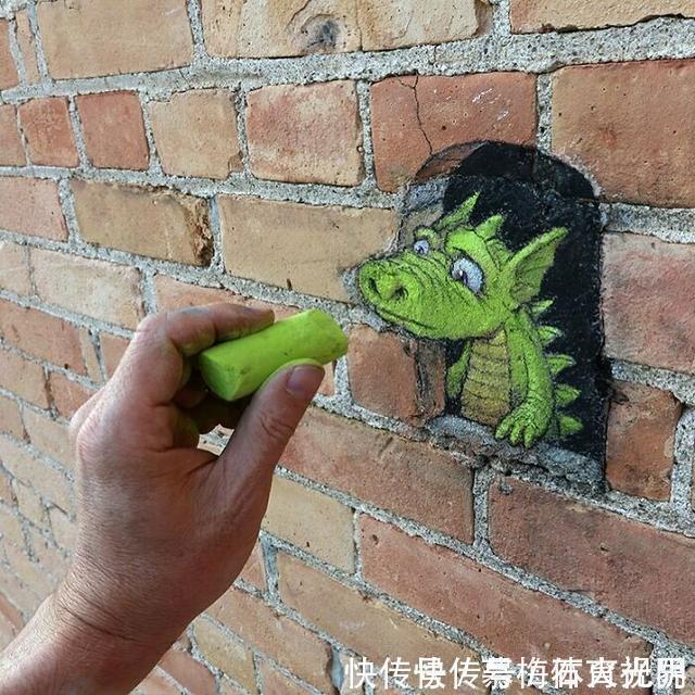 密歇根州!他用粉笔在街边“乱涂乱画”,吸引了百万粉丝,网友:能多来点吗