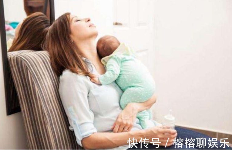 三个月|新生儿前三个月就要抱睡，别等出百天了才开始，家长后悔也晚了