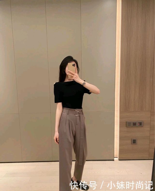 小脚裤|穿对裤子很重要，穿上合适的裤子，可以把腿型修饰得更加完美