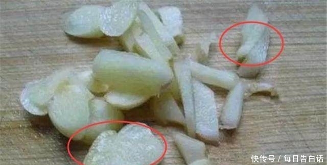 别再用蚯蚓当饵,教你一招大蒜钓鱼,让你飞竿连连!