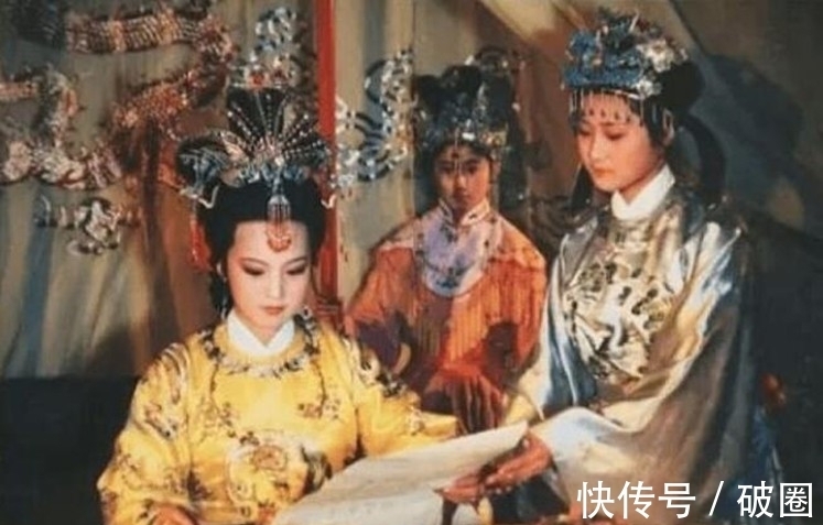 元妃#元春省亲为何非在凌晨2:45分离开?王熙凤的笑话点破骇人机密