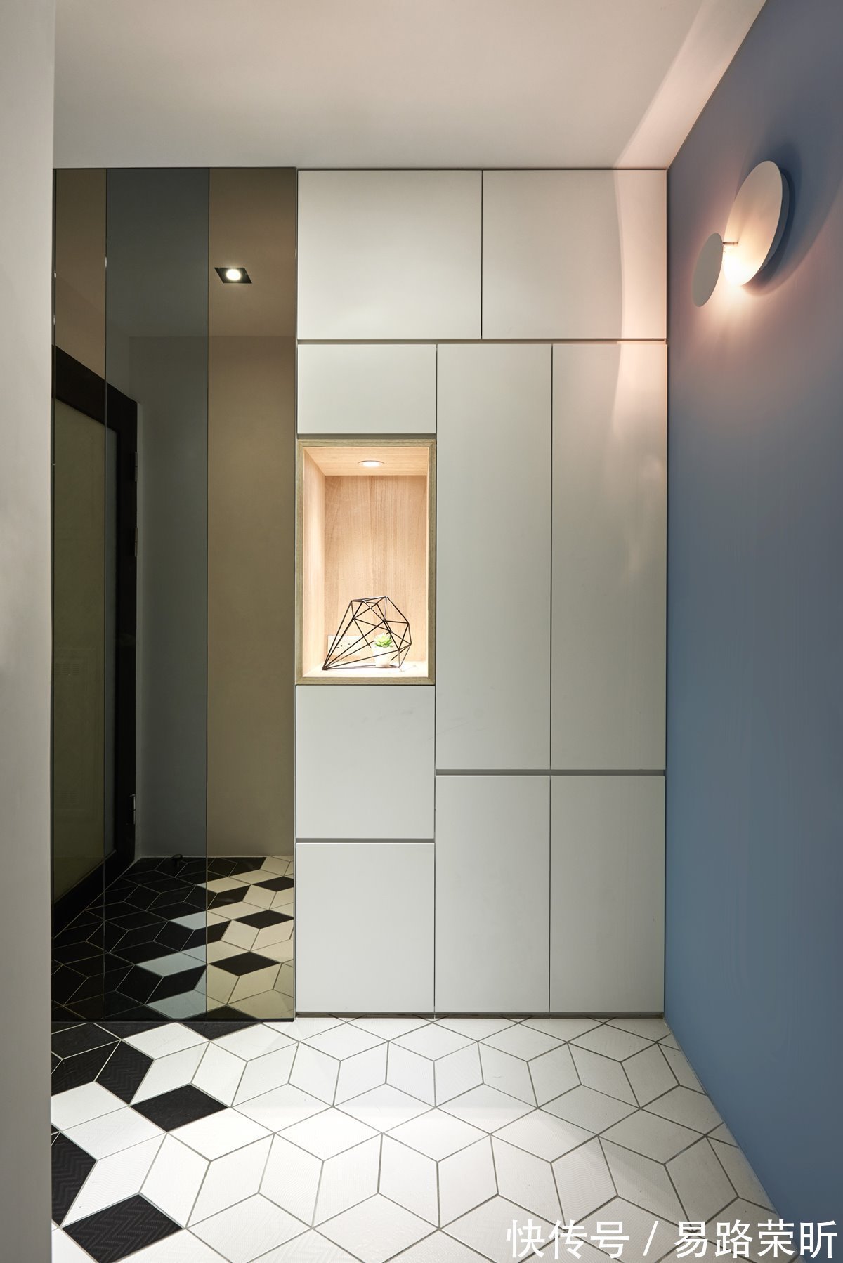 桌面|如何在有限空间中满足生活需求,同时还能住出宽敞空间感?