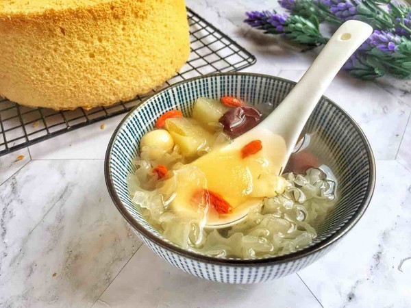 用苹果做的美味，果香浓郁颜值高，制作简单好看又解馋